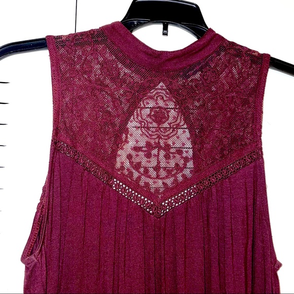 AE 🦅 Burgundy Lace Sleeveless Dress - Picture 2 of 7